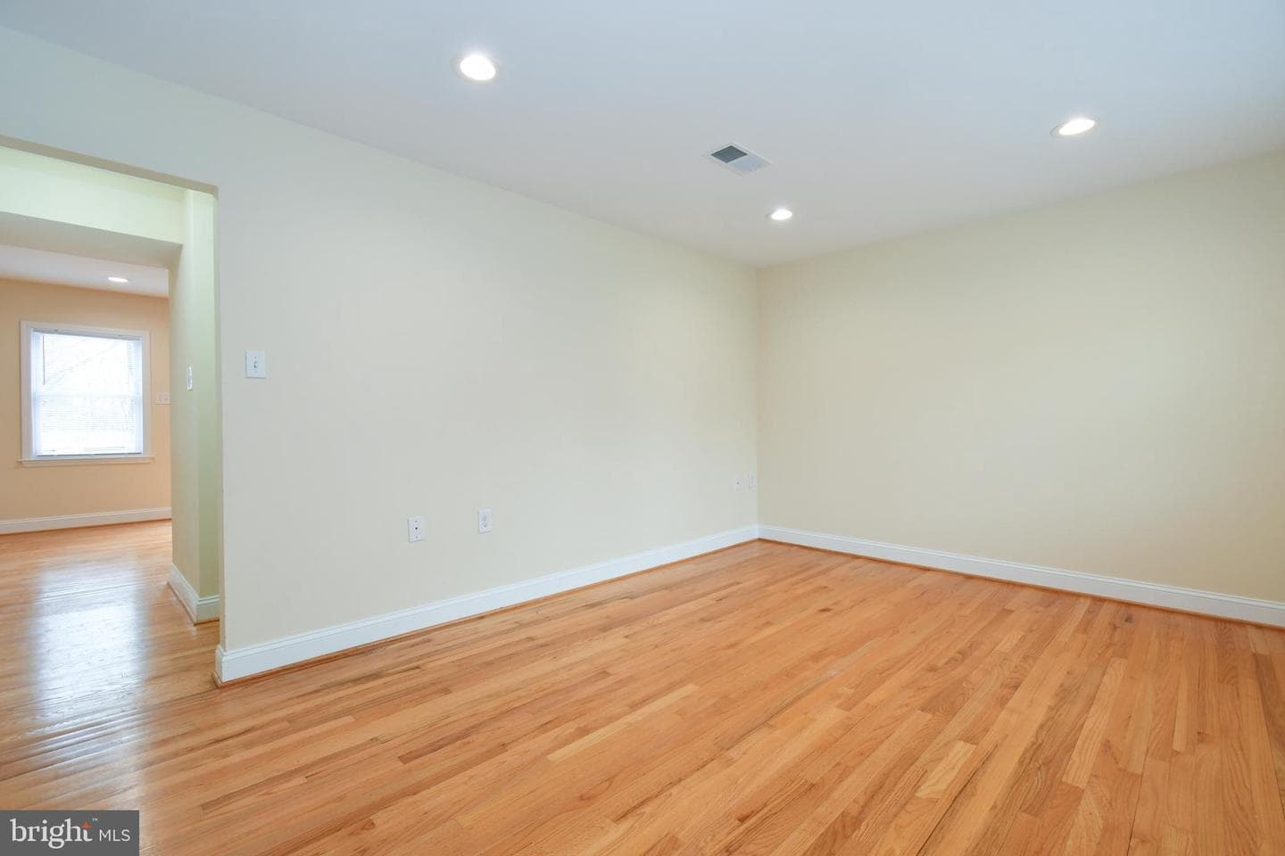 234 Cameron Street photo 8