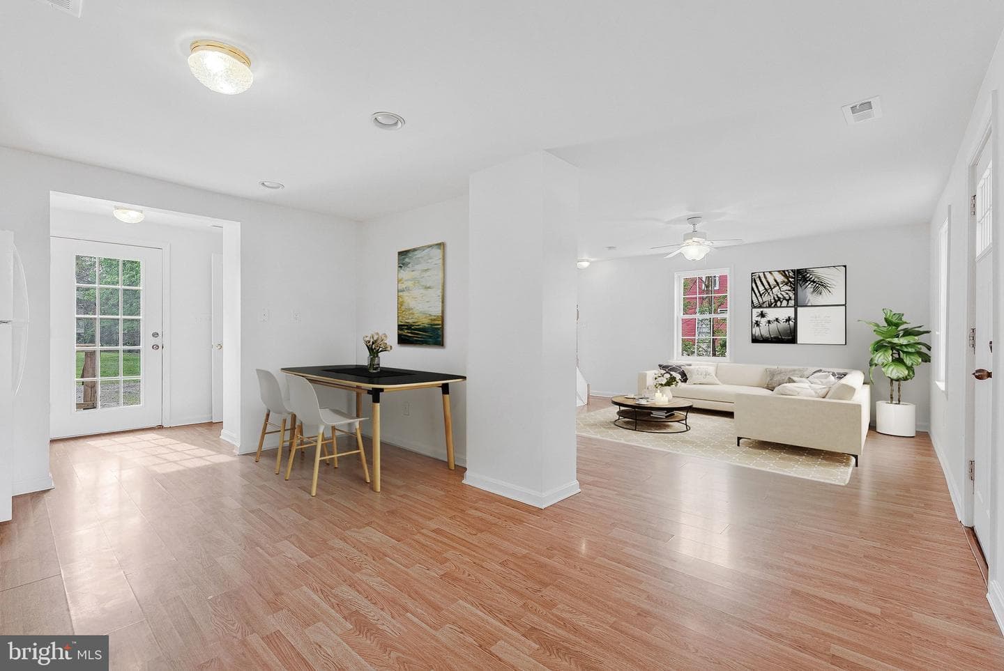 306 N Buckmarsh Street photo 12