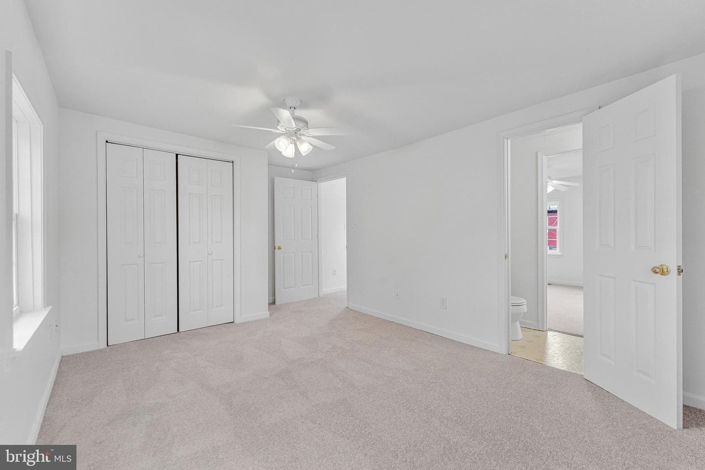 306 N Buckmarsh Street photo 16