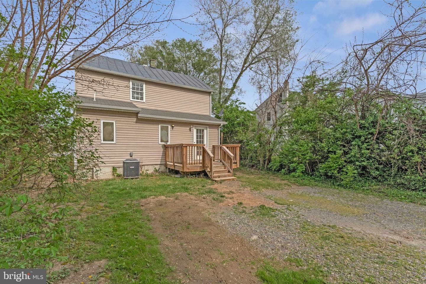 306 N Buckmarsh Street photo 29