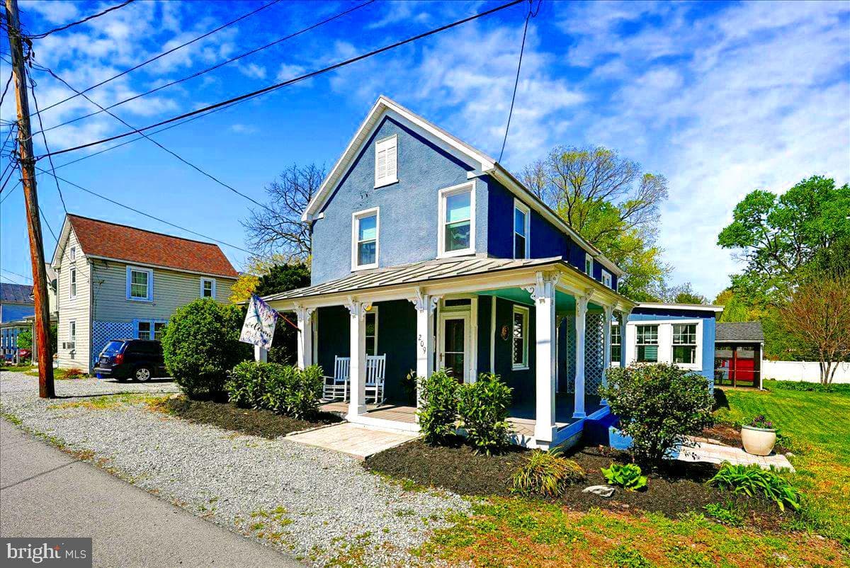 209 Rice Street photo 2