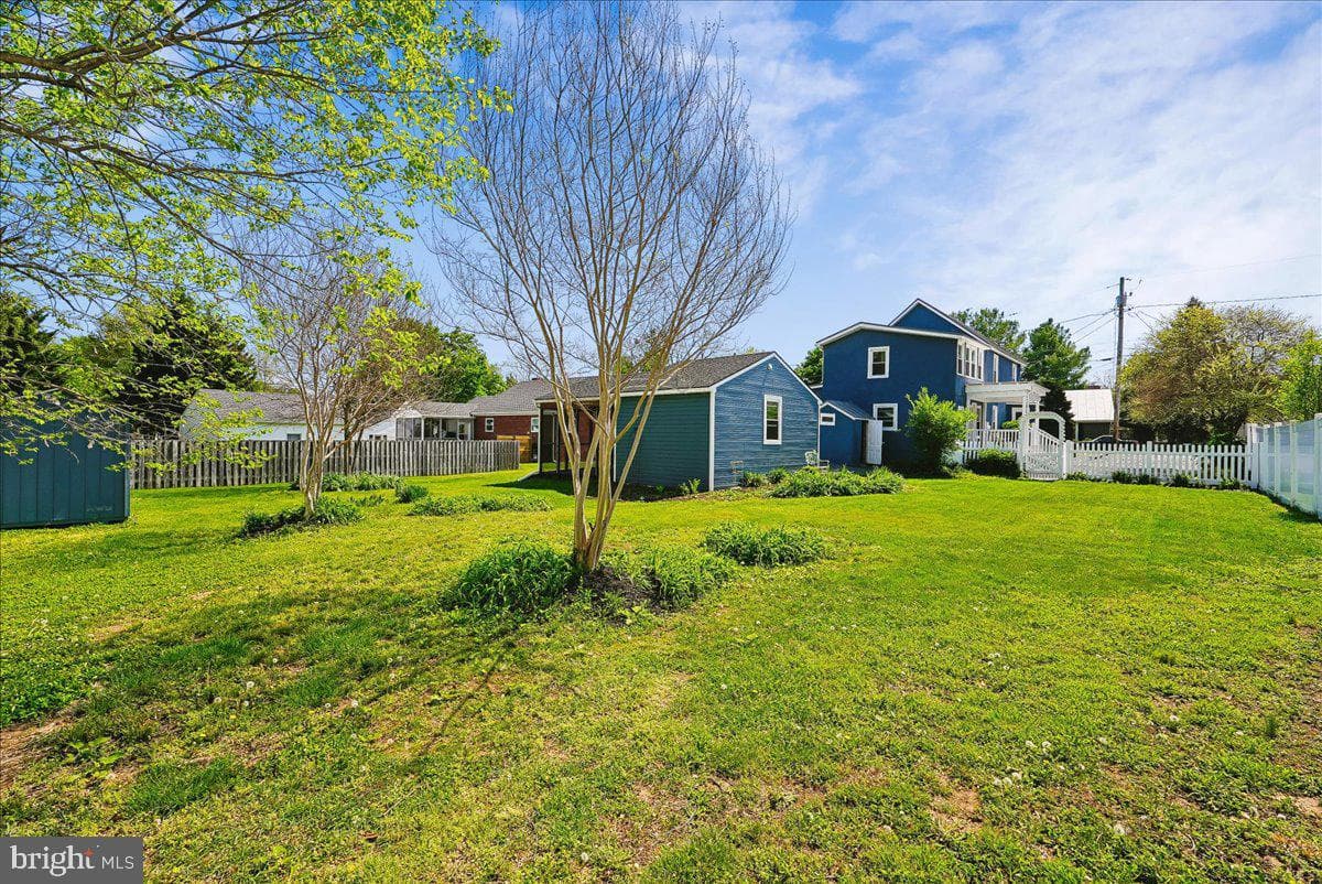 209 Rice Street photo 59