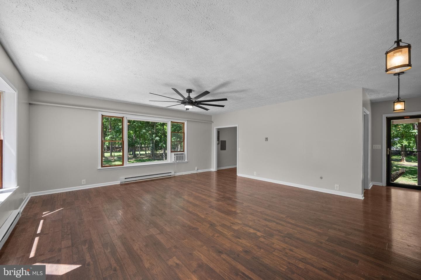 2085 Crums Church Road photo 4