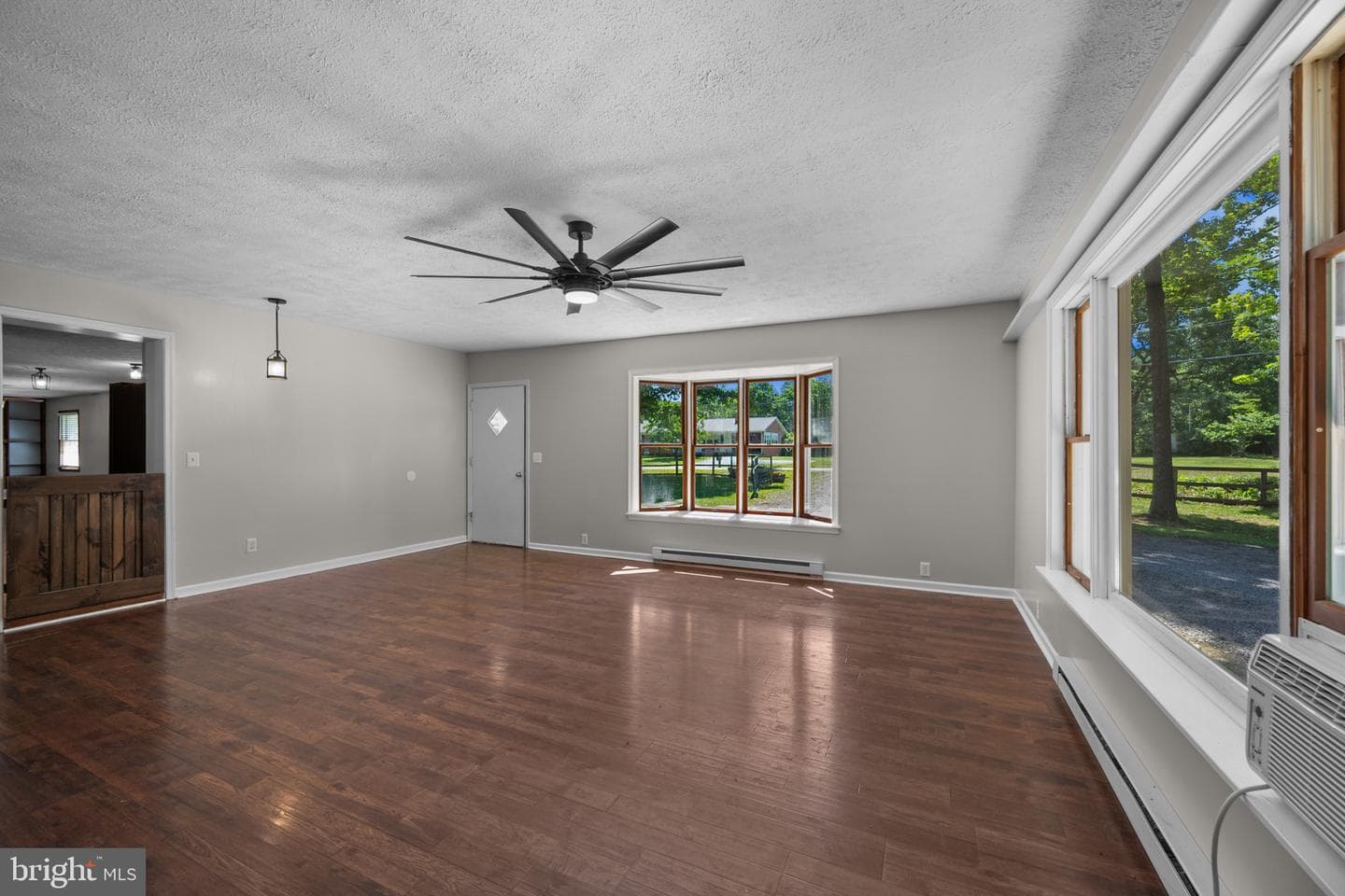 2085 Crums Church Road photo 6