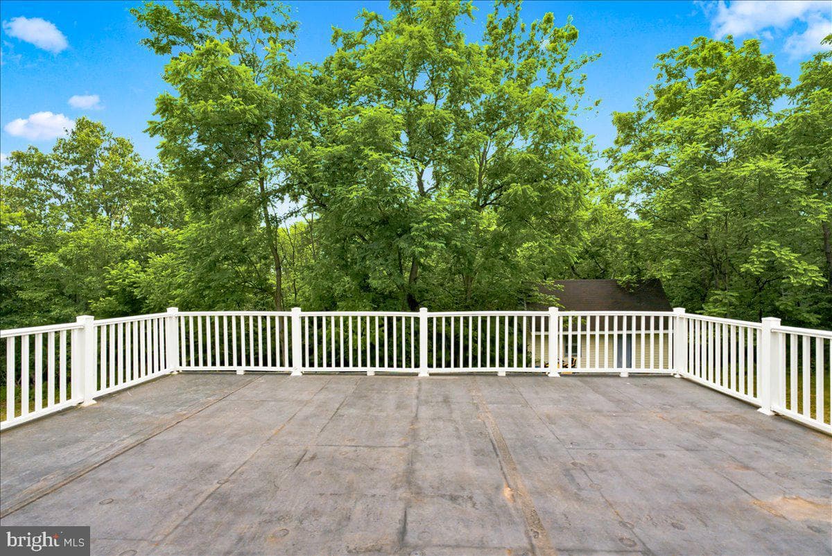 193 Marsh Lane photo 41