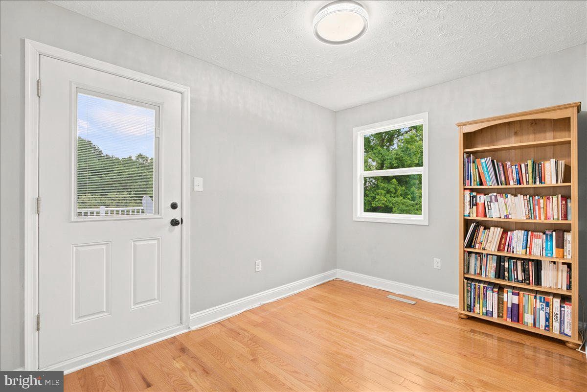 193 Marsh Lane photo 46