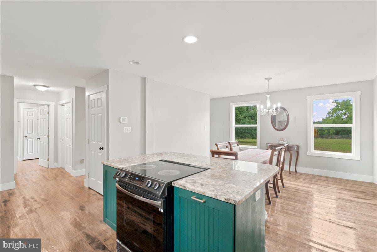 193 Marsh Lane photo 6