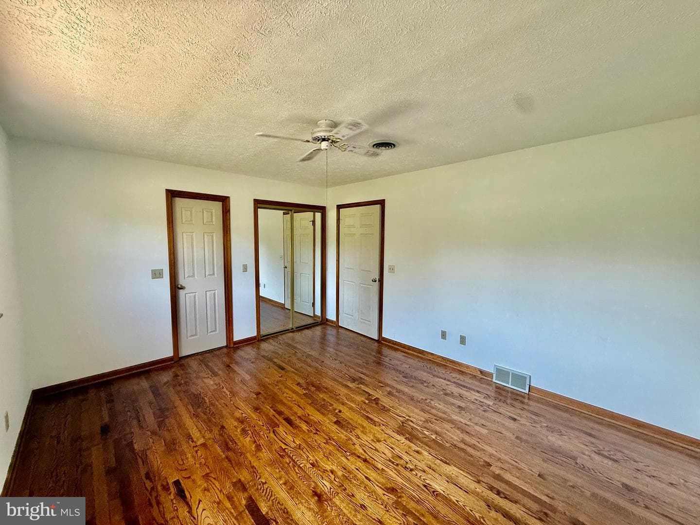 1503 Senseny photo 21