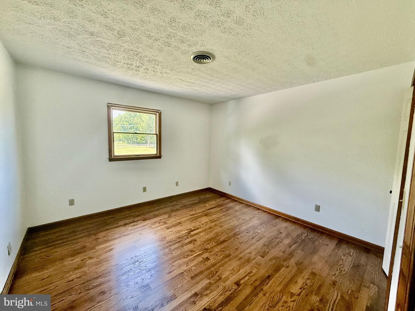 1503 Senseny photo 25
