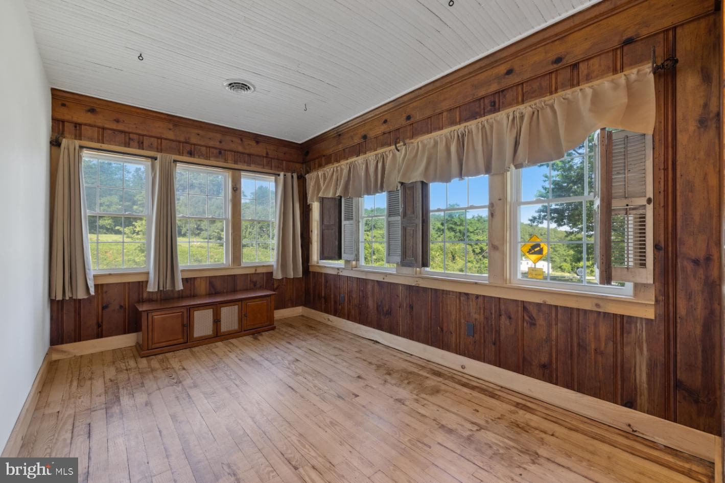 22540 Blue Ridge Mountain Road photo 17