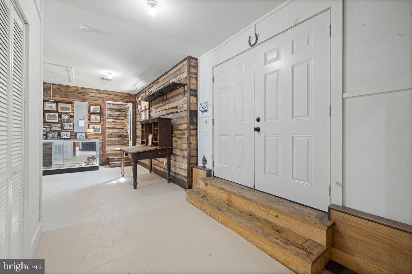 22540 Blue Ridge Mountain Road photo 9