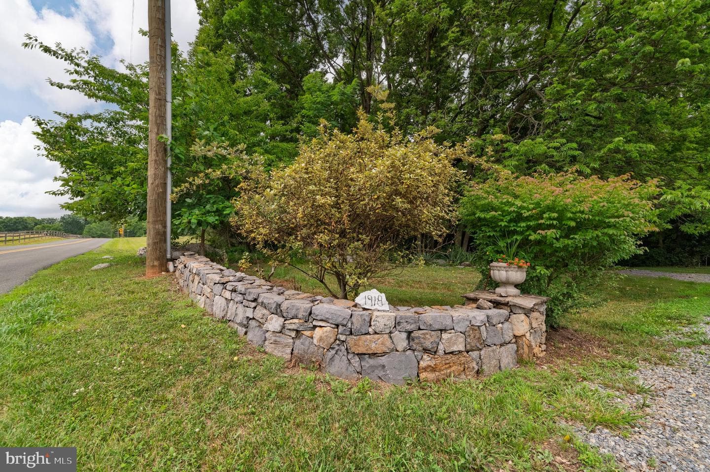 1918 Senseny Road photo 136