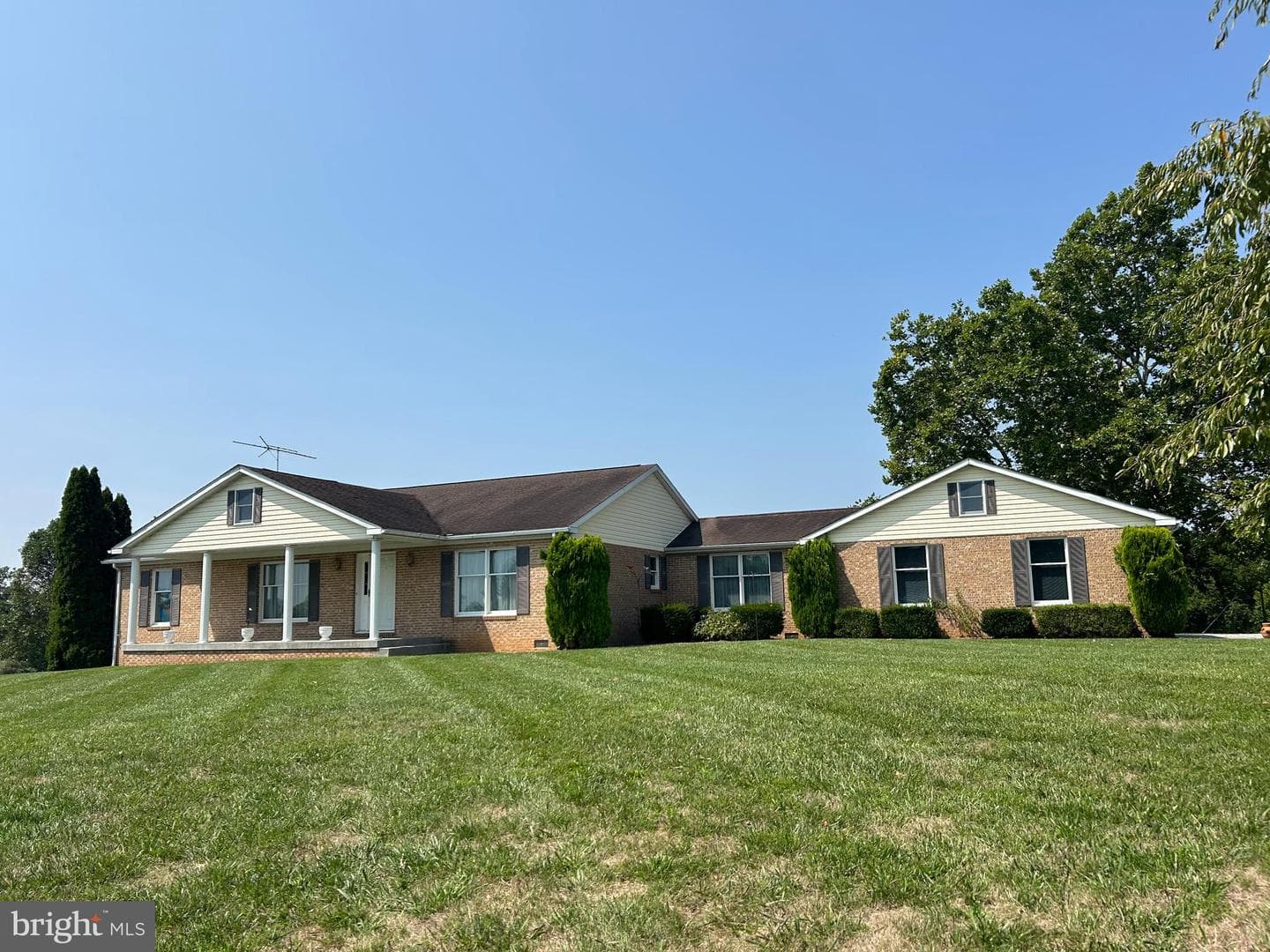 179 Clifton Road photo 1