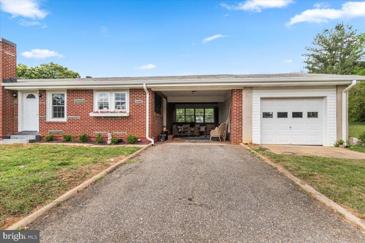 3733 Depot Road photo 3
