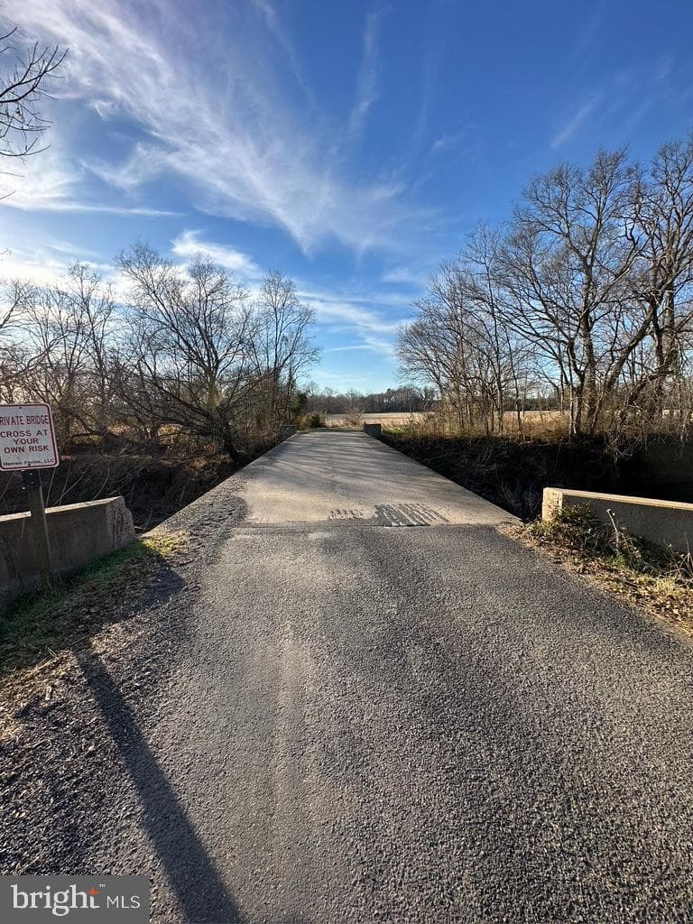 8184 Fox Groves Road photo 18