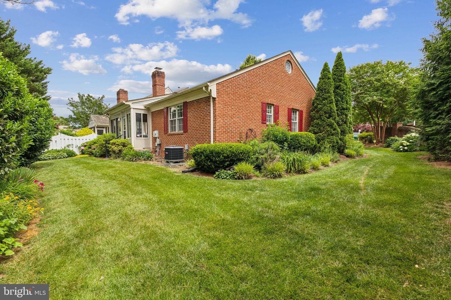 800 Mulberry Lane photo 4