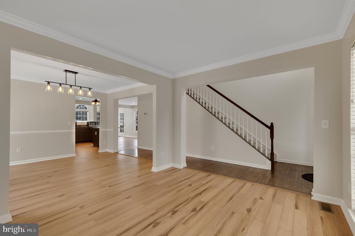 1048 Riverdale Circle photo 5
