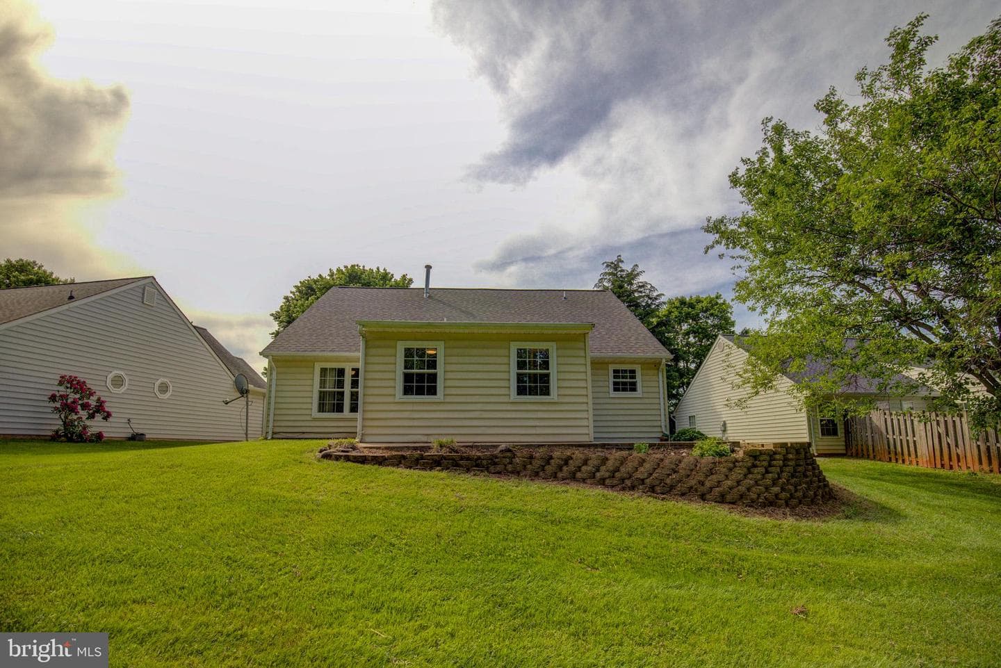756 Ripplebrook Drive photo 5
