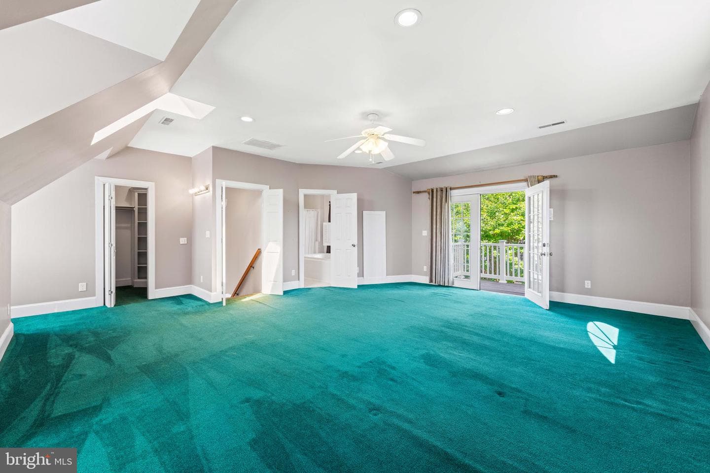 650 Yowell Drive photo 25