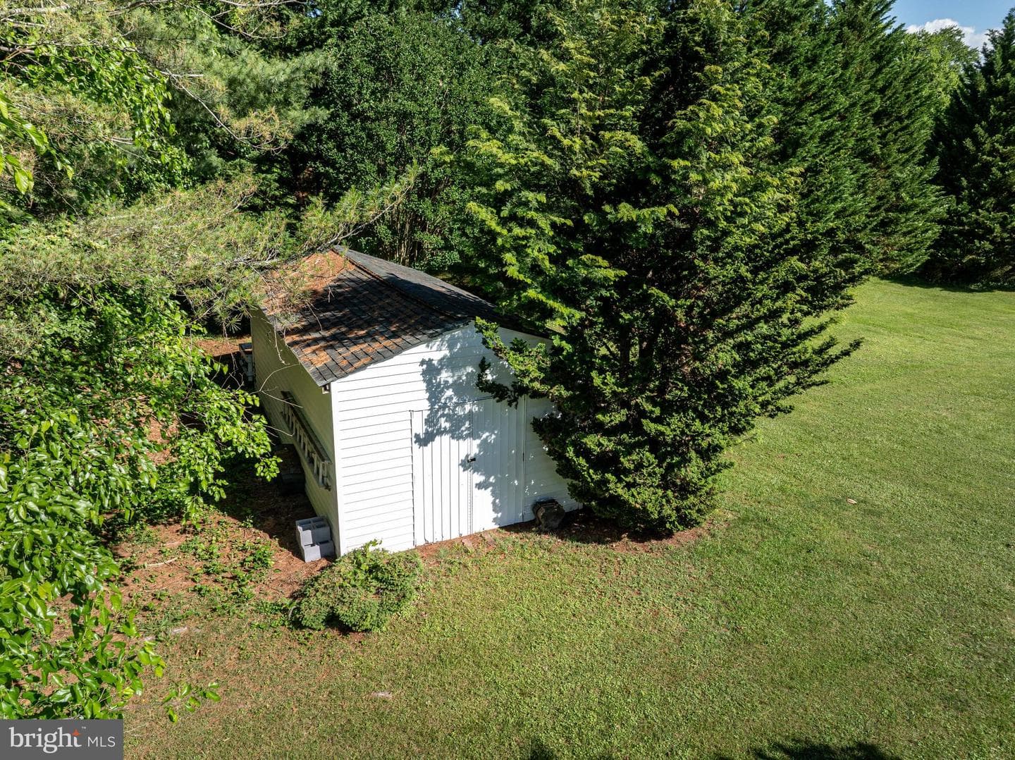 650 Yowell Drive photo 54