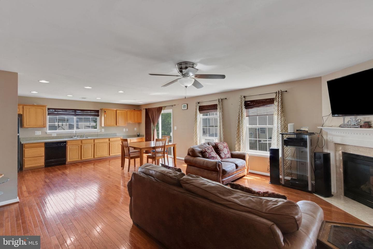 937 Lakewood Circle photo 10