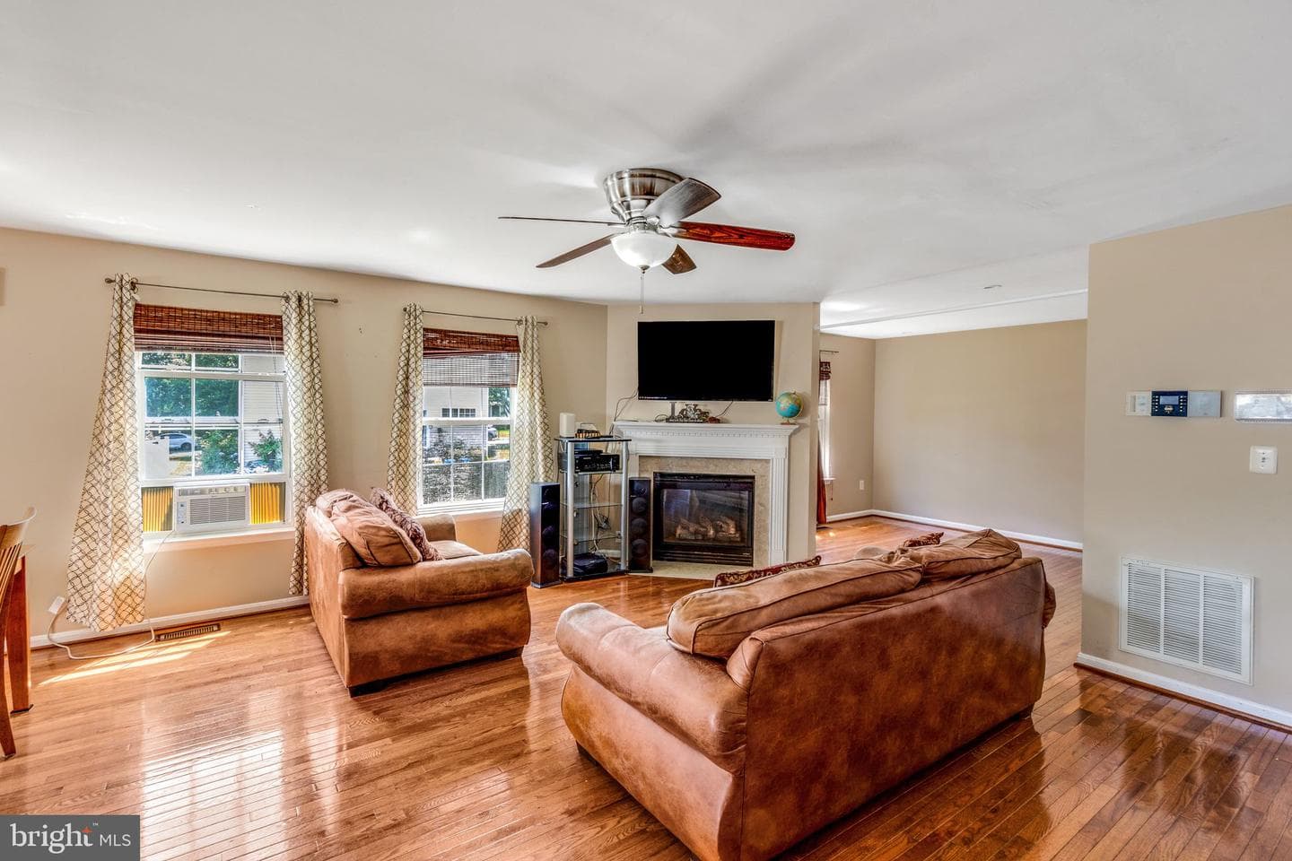 937 Lakewood Circle photo 11