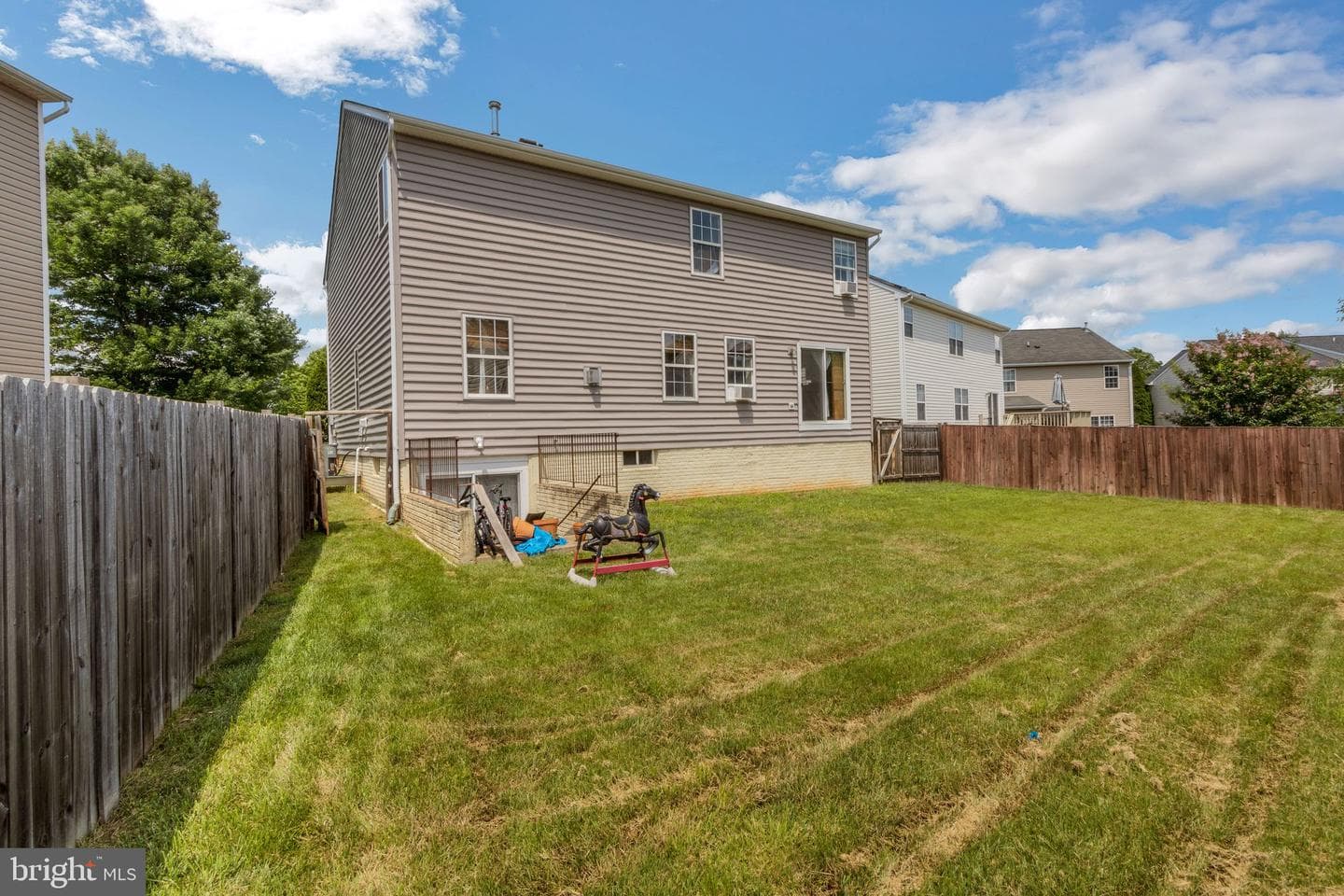 937 Lakewood Circle photo 24