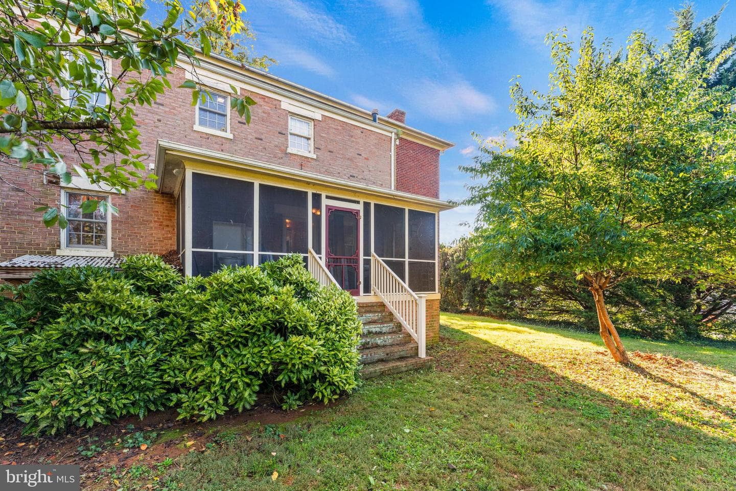 133 W Fairview Road photo 45
