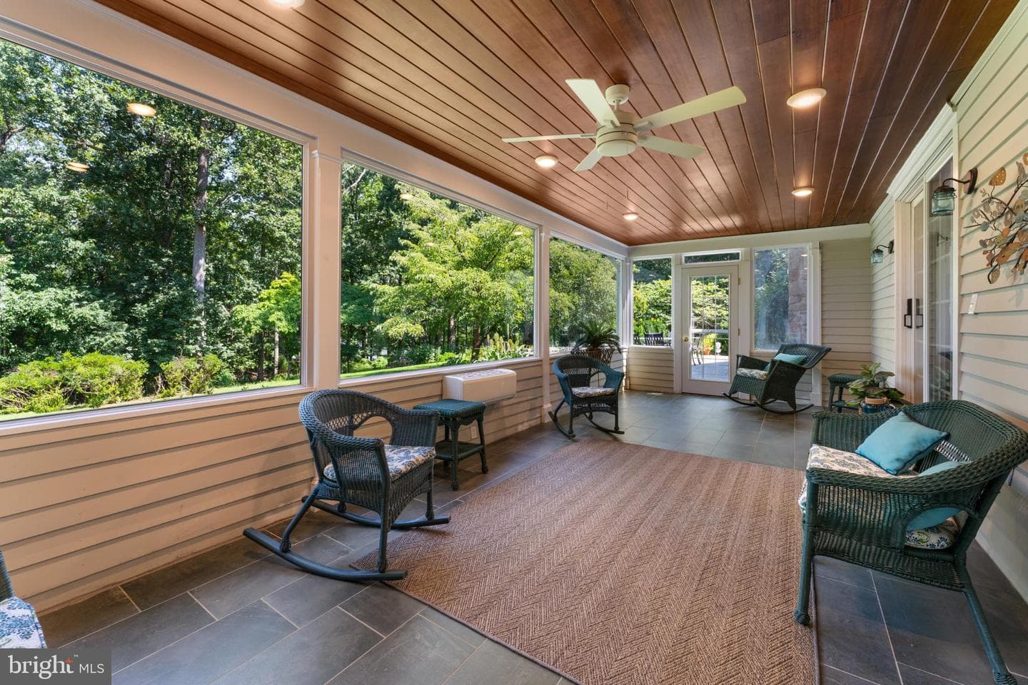 710 Zeuswyn Drive photo 32