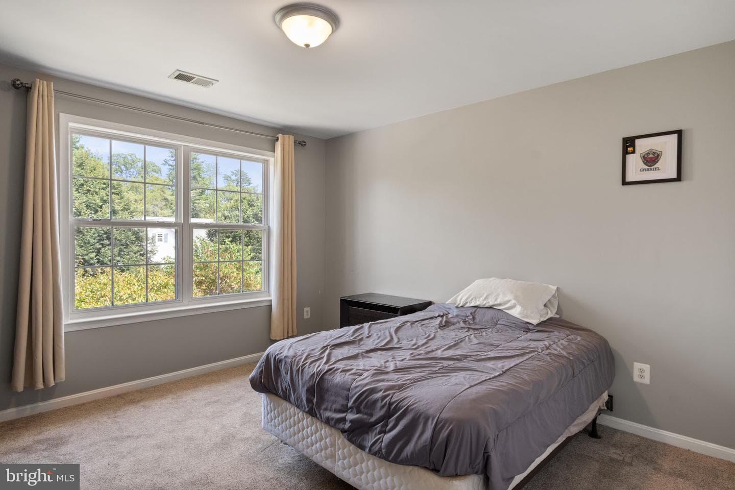 540 Greenbriar Drive photo 32