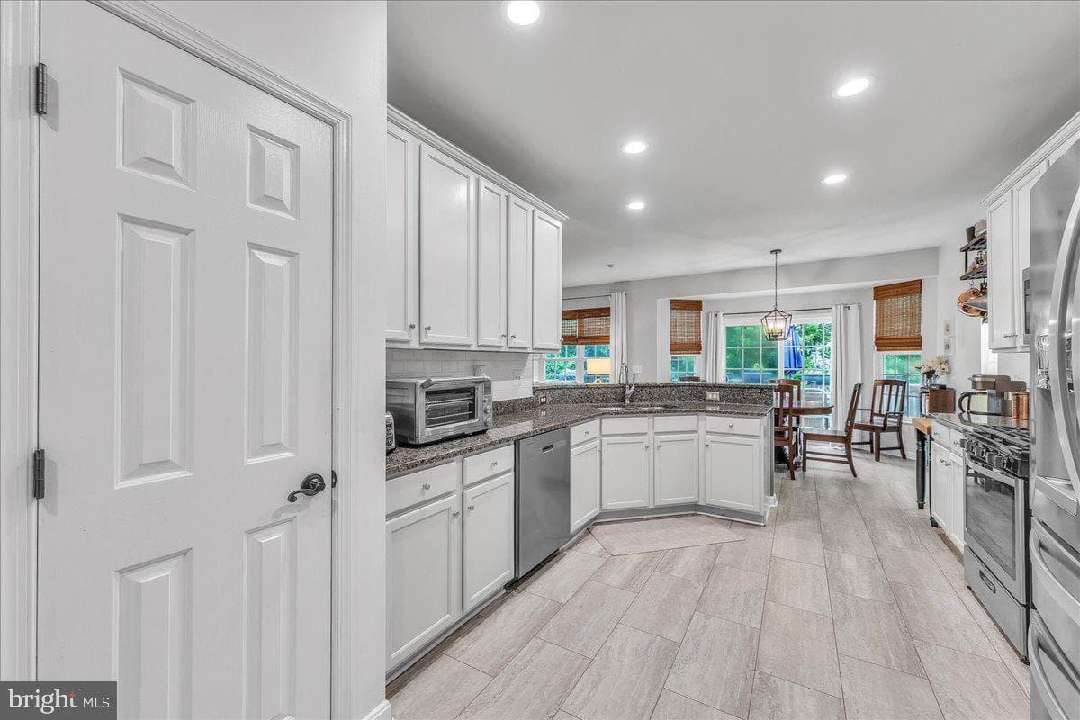 254 Whitworth Drive photo 10