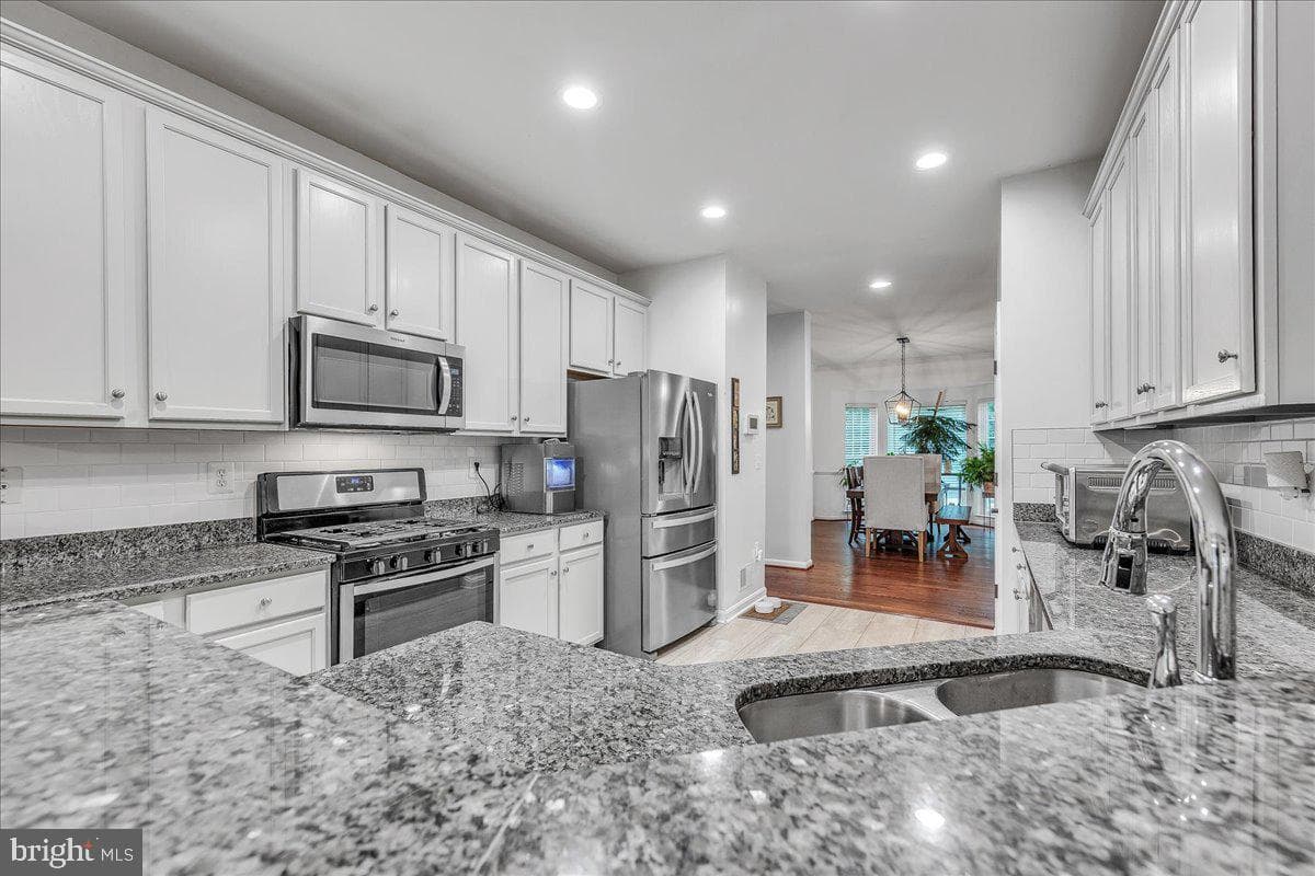 254 Whitworth Drive photo 13