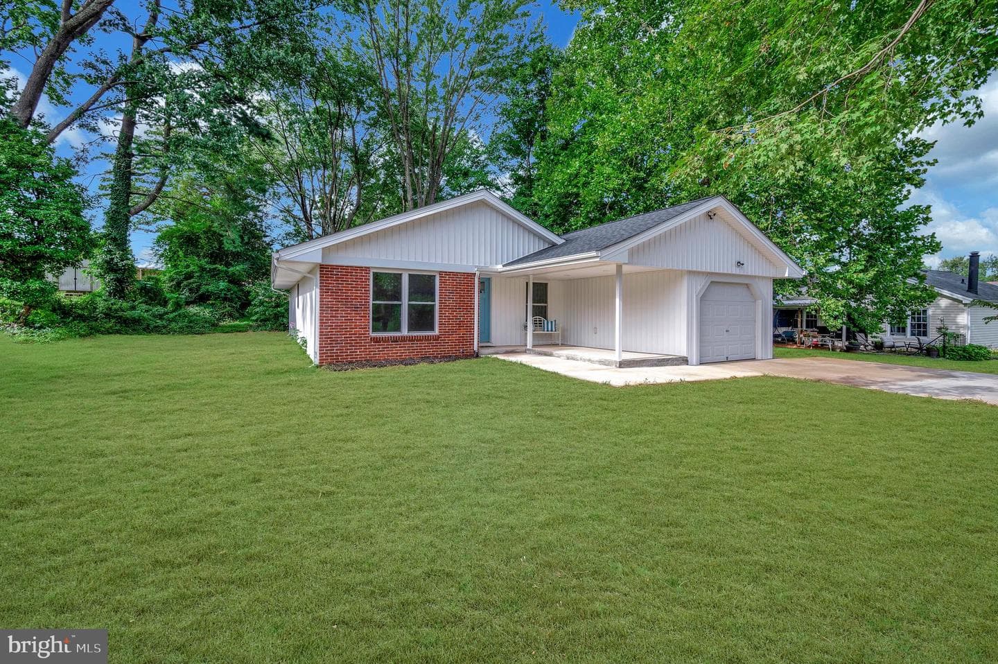 325 Elmwood Drive photo 4