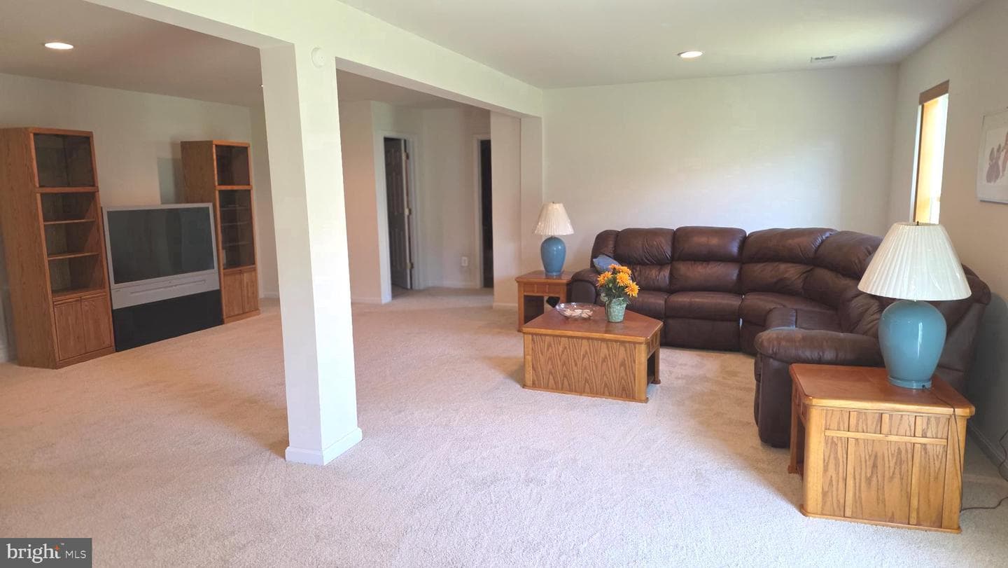 638 Hunters Road photo 30