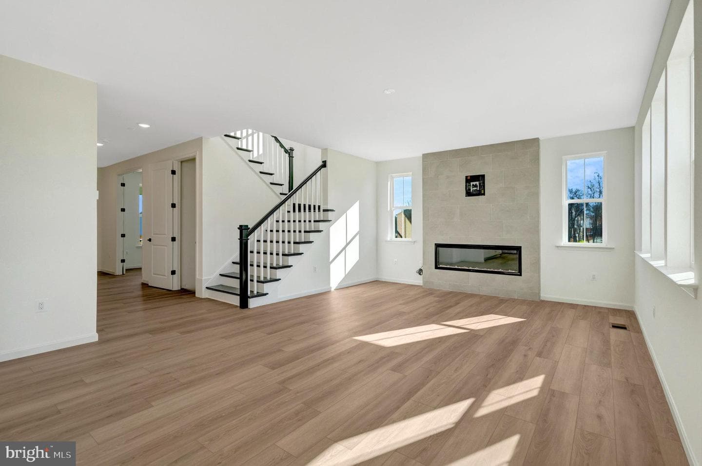 1925 Sunset Lane photo 13