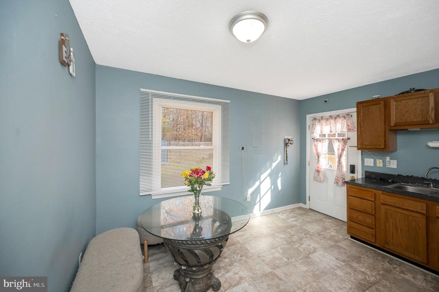 9577 Roys Lane photo 7