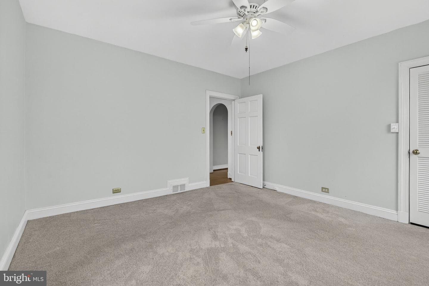 335 W Asher Street photo 28