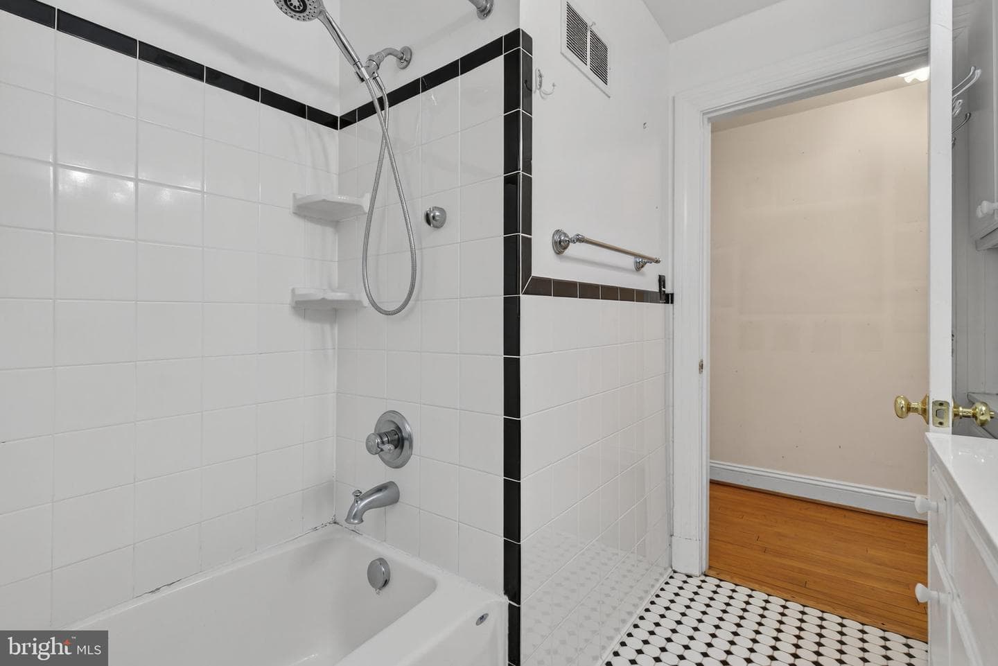 335 W Asher Street photo 32