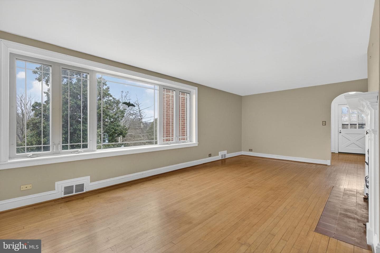 335 W Asher Street photo 8