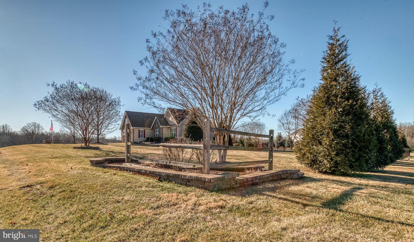 9408 Blackbird Loop photo 48