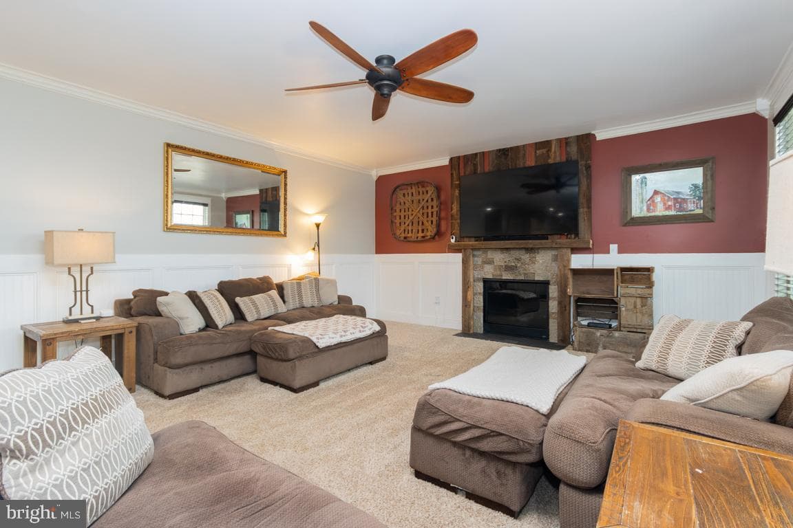 15525 Hillview Court photo 9