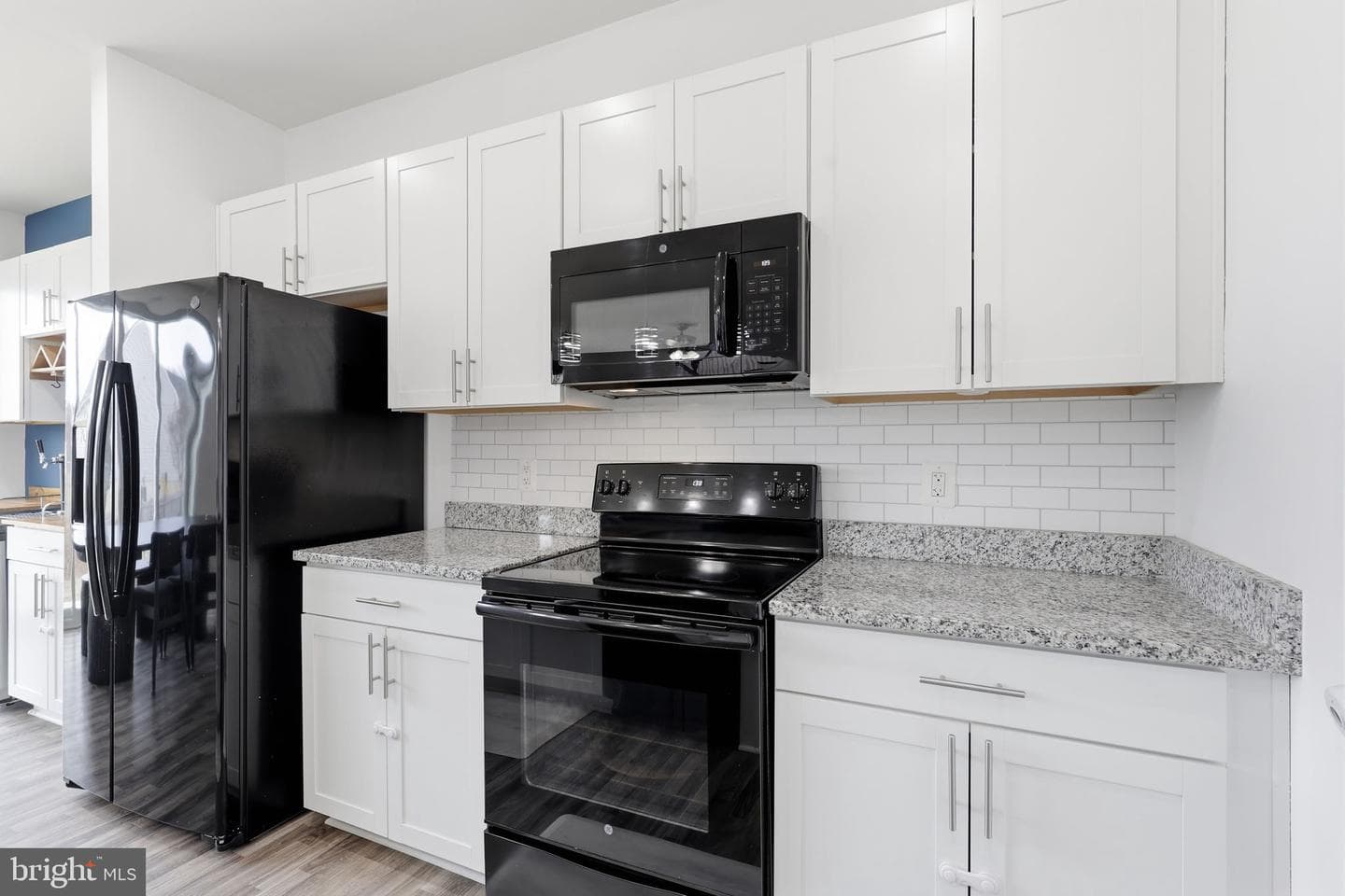 2156 Chestnut photo 5