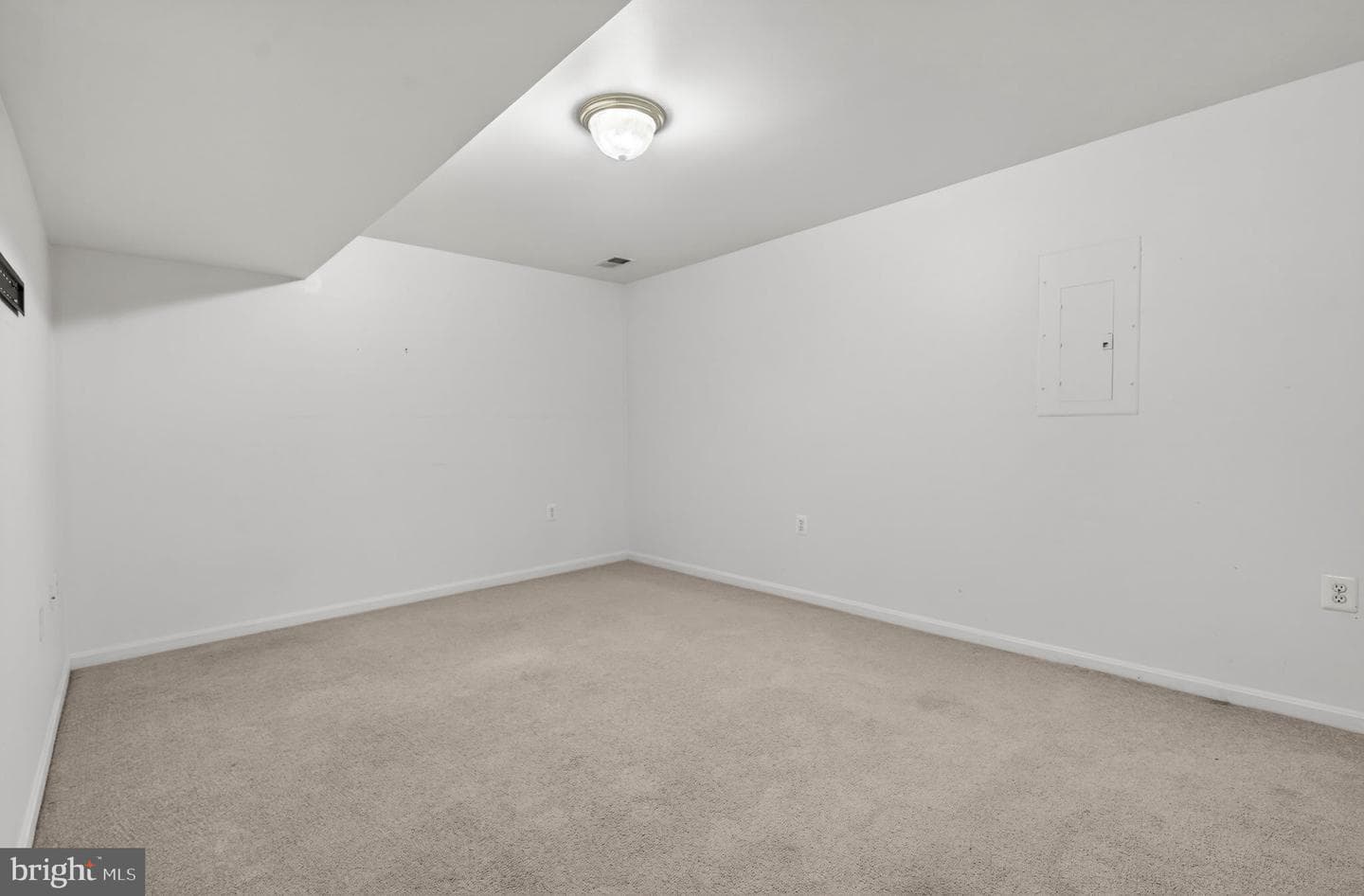 1057 Lake Pelham Drive photo 10