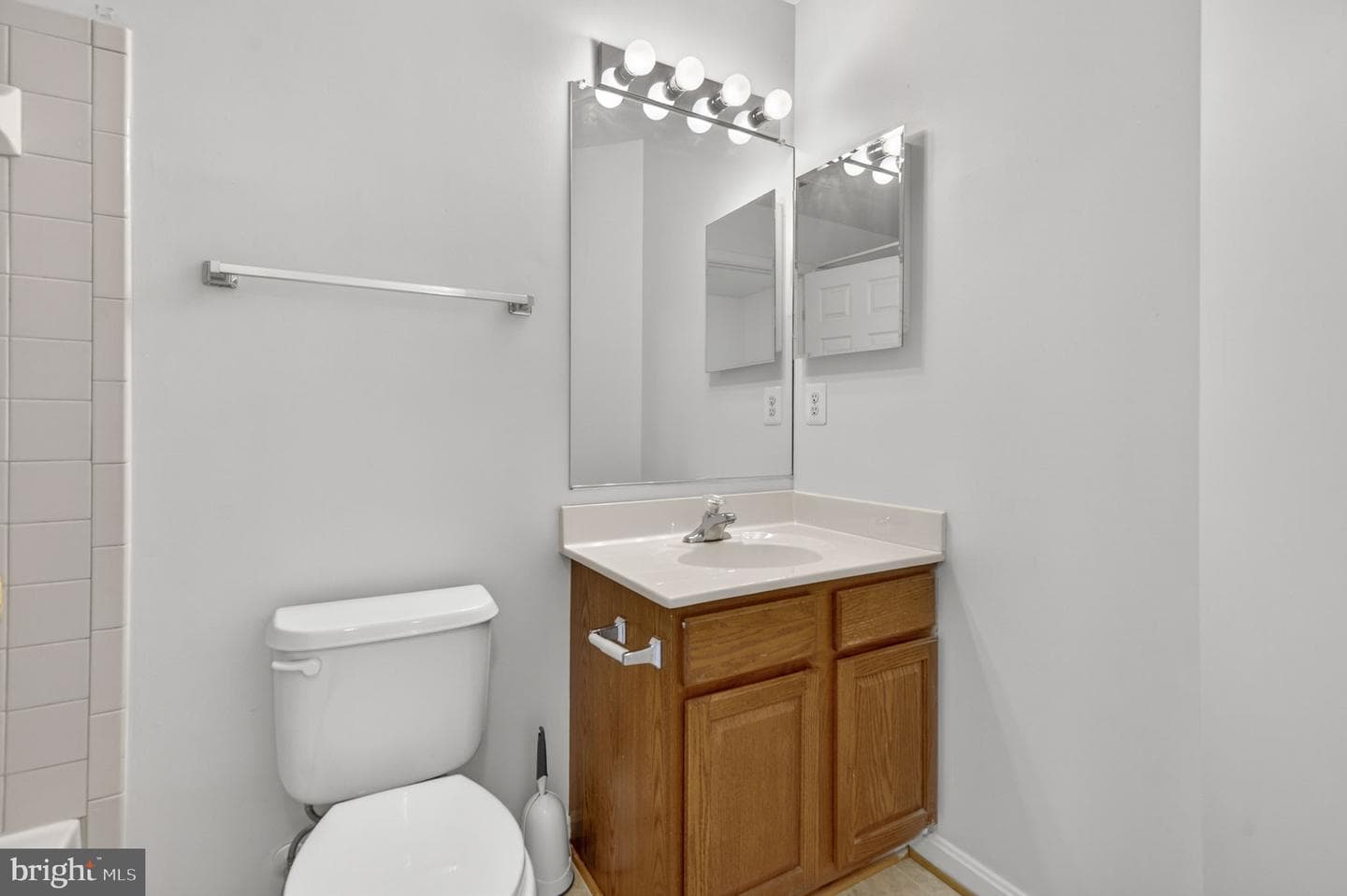 1057 Lake Pelham Drive photo 32