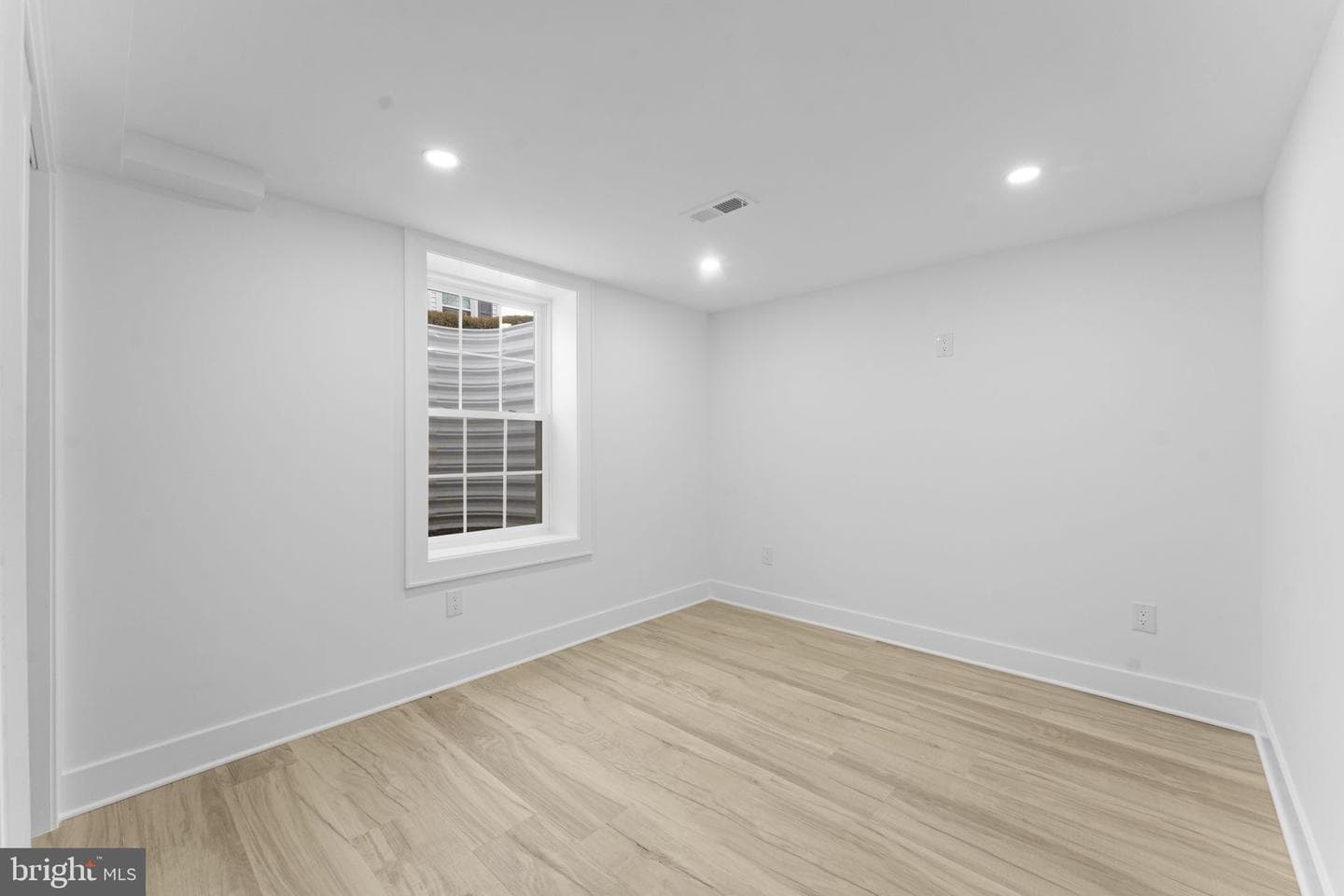 305 Wine Street photo 50