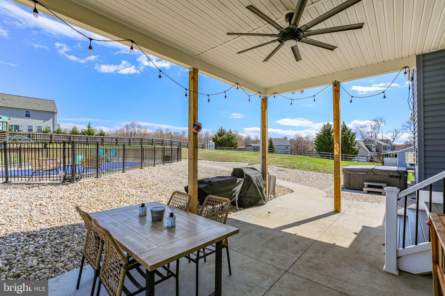 9564 Blackbird Loop photo 9