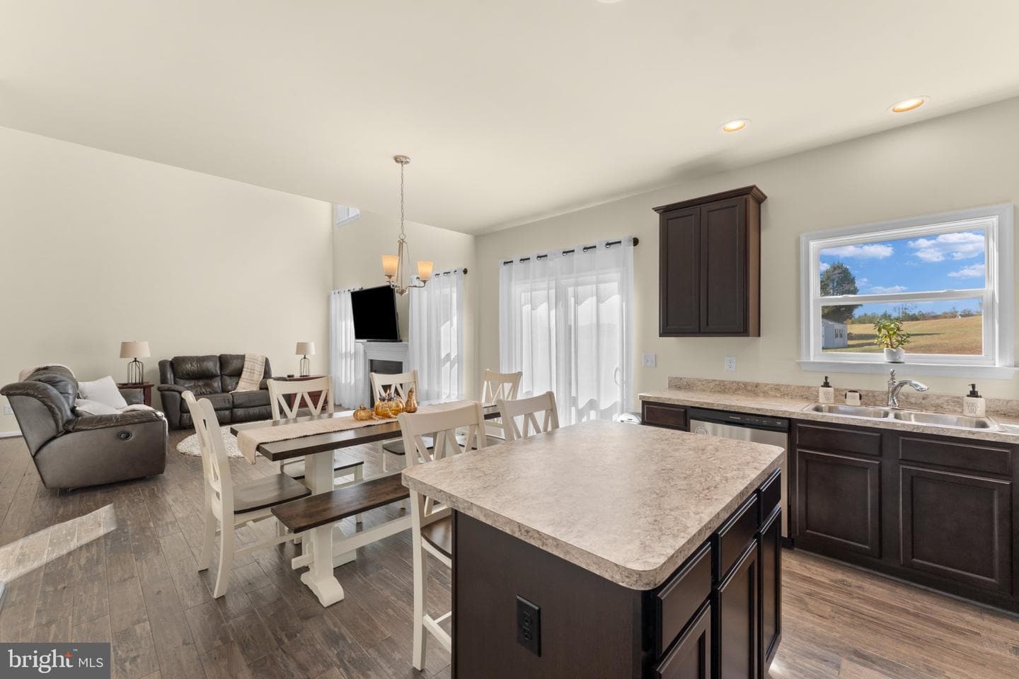 10444 Quartz Avenue photo 18