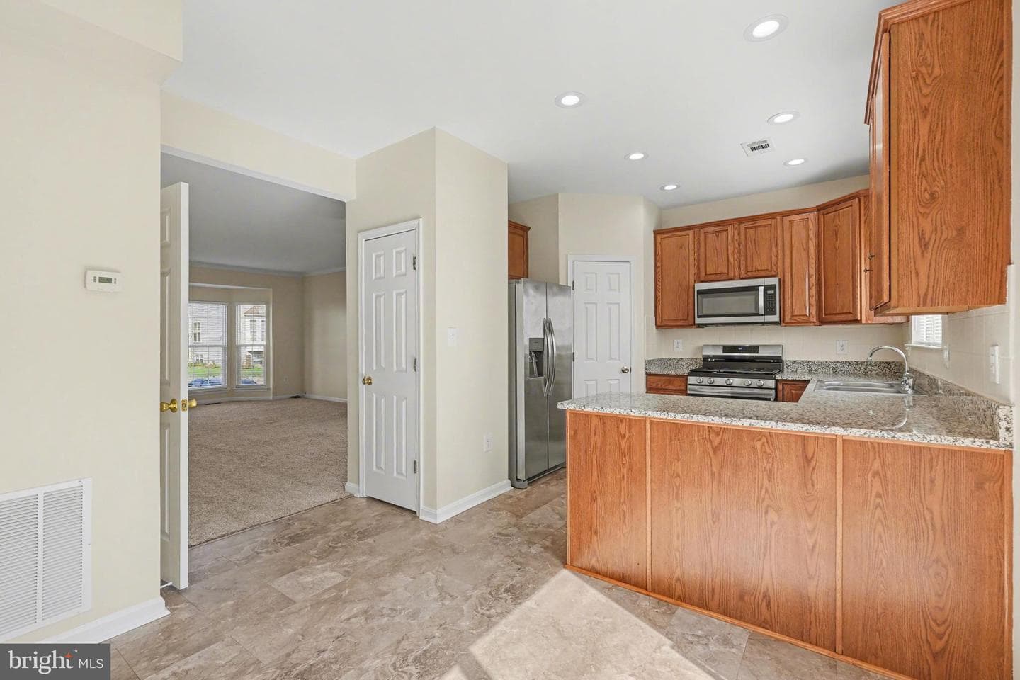 359 Snyder Lane photo 10