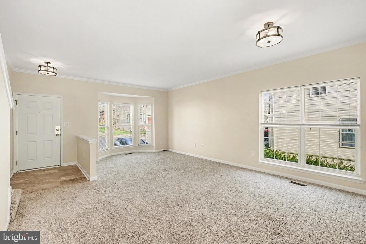 359 Snyder Lane photo 6