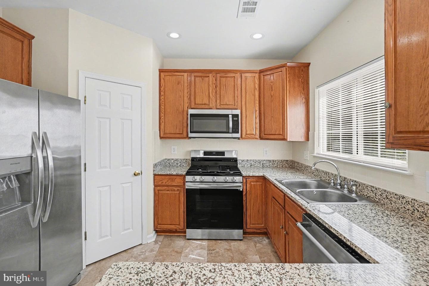 359 Snyder Lane photo 8